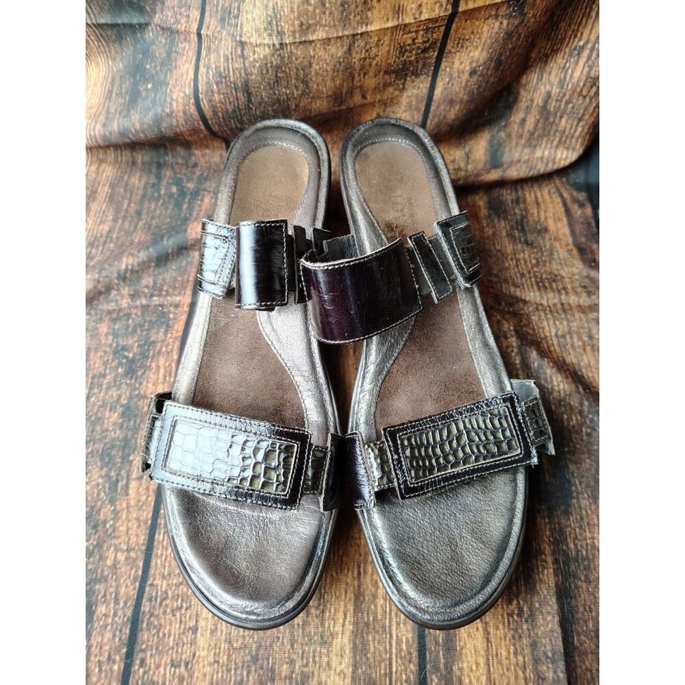 NAOT BROWN LEATHER DRESS SANDALS SHOES WEDGE HEELS WOMENS SZ 9 9.5 EU 40